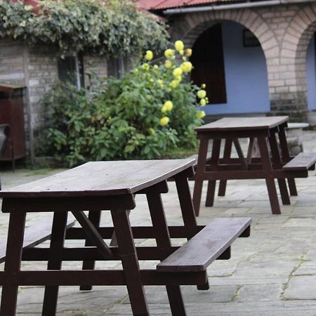 Khali Estate Hotel Binsar Bagian luar foto