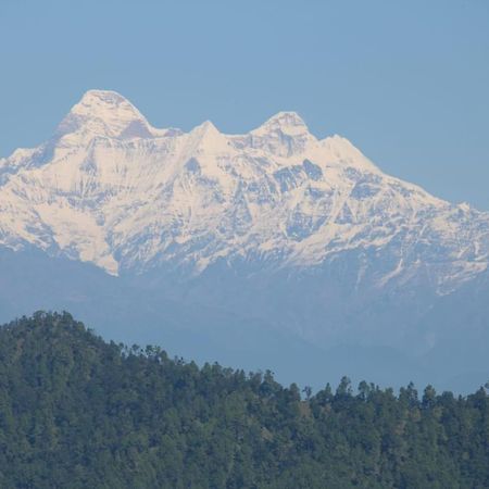 Khali Estate Hotel Binsar Bagian luar foto