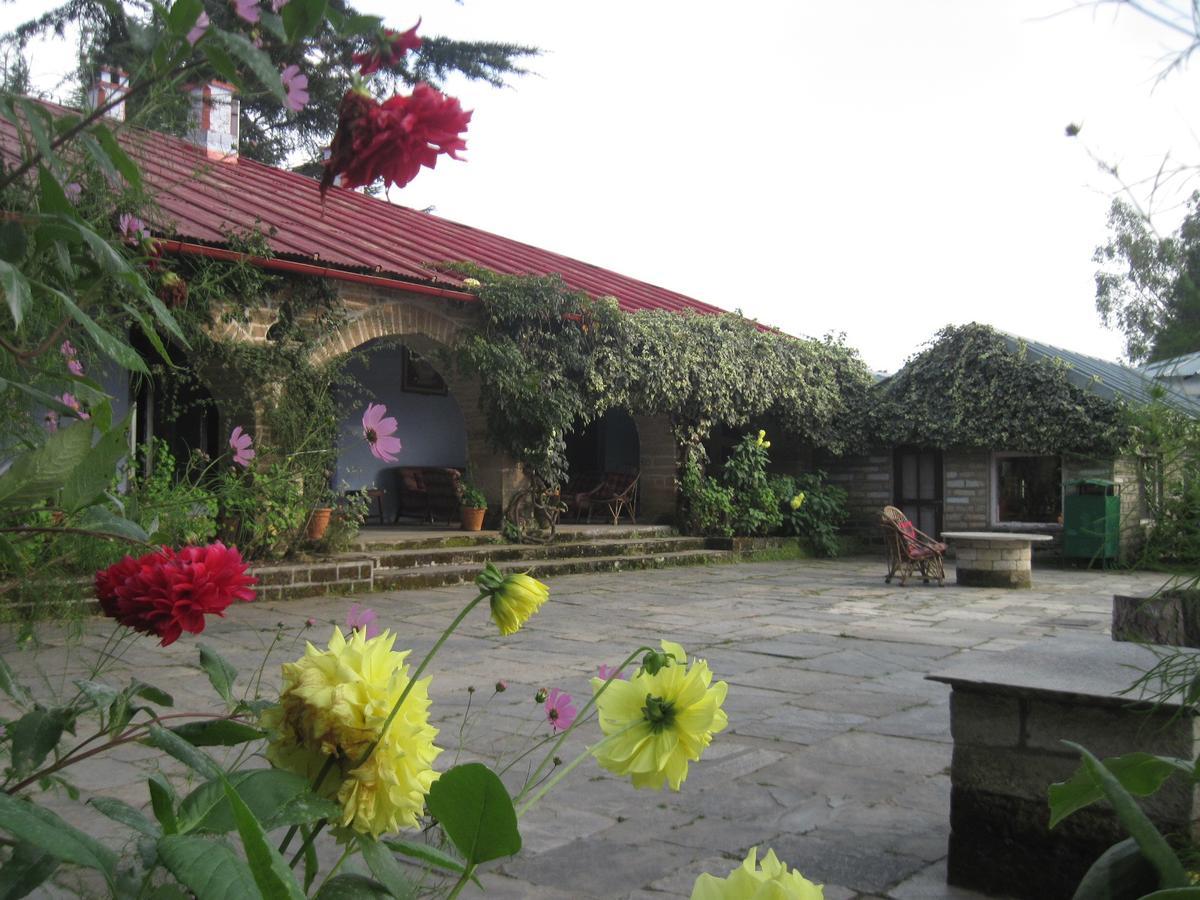 Khali Estate Hotel Binsar Bagian luar foto