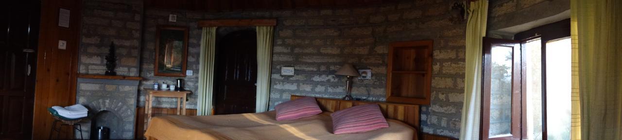 Khali Estate Hotel Binsar Bagian luar foto