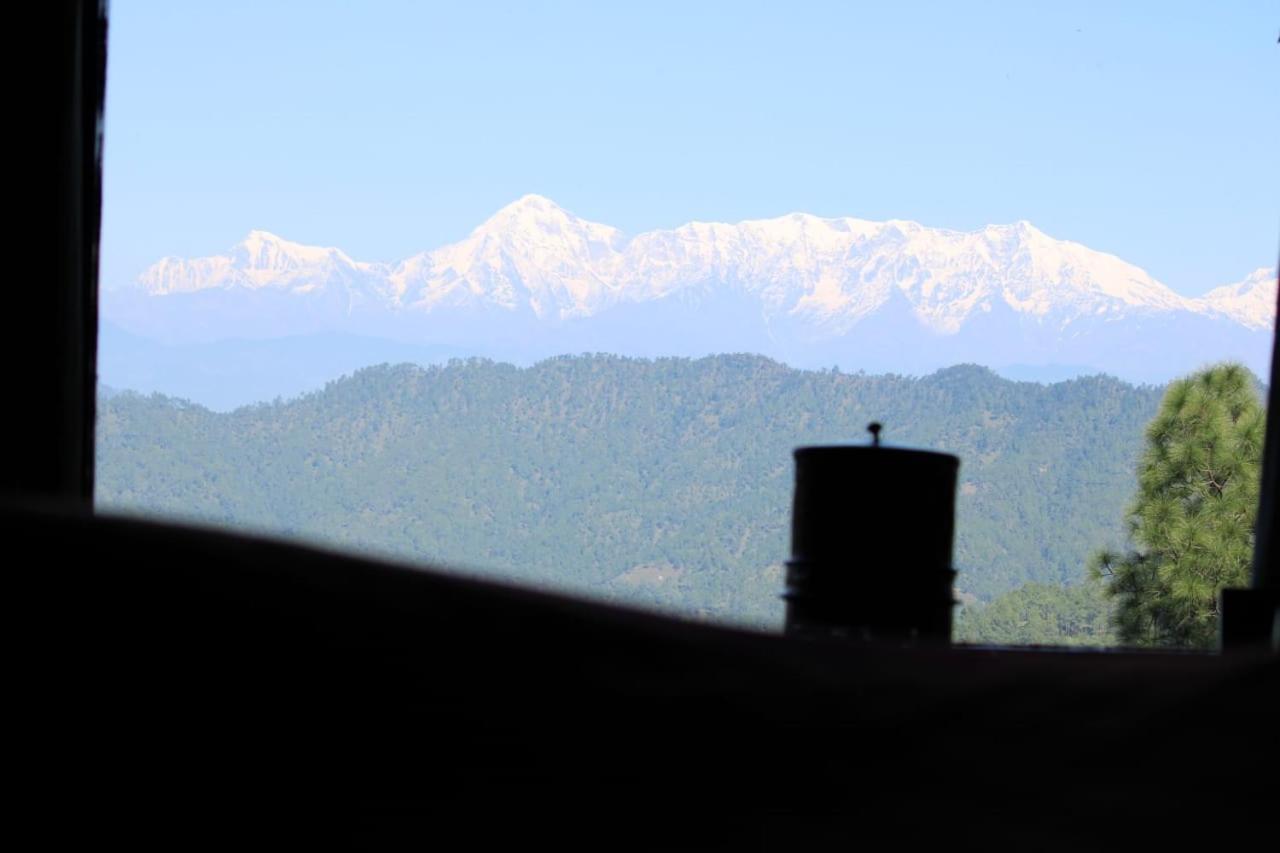 Khali Estate Hotel Binsar Bagian luar foto